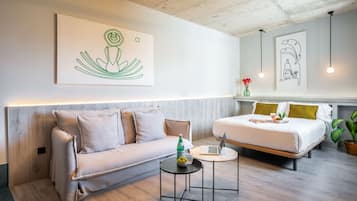 Apartamento standard, 1 cama de casal e sofá-cama | Área de estar | TV de tela plana 40 polegadas com canais a cabo, TV