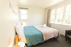 3 bedrooms, free WiFi, bed sheets