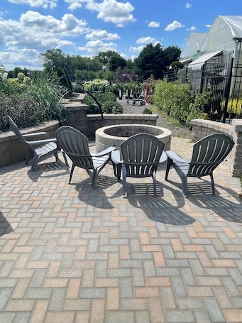 Terrace/patio. Charming Lower-level Apartment