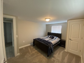 2 bedrooms, free WiFi, bed sheets - Charming Lower-level Apartment (Allendale Charter Township)