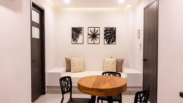 Classic Suite | Private kitchen | Mini-fridge, coffee/tea maker