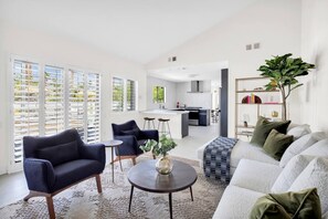 Smart TV, caminetto, Netflix, Hulu