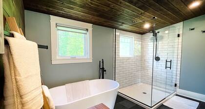 Modern Farmhouse Near Chagrin Falls Beachwoood Cuyahoga Valley National Park
