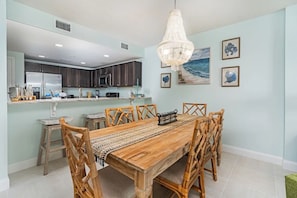 Dining - OCEANFRONT CONDO @ THE NEW ARUBA CONDOMINIUM (Daytona Beach Shores)