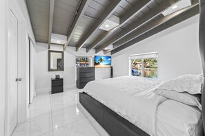 4 bedrooms, WiFi, bed sheets