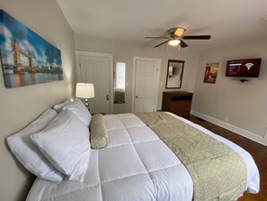 2 bedrooms, desk, iron/ironing board, travel cot