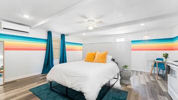 1 slaapkamer, een strijkplank/strijkijzer, gratis wifi, beddengoed