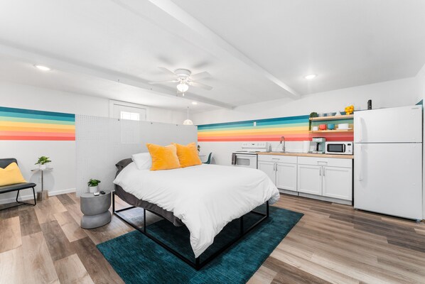 1 bedroom, iron/ironing board, free WiFi, bed sheets - Modern ✮ MOD-POD ✮ - 1bd / 1 bath (Lubbock)