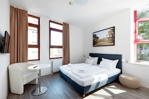 Dobbelt- eller tomannsrom | Allergitestet sengetøy, wi-fi (inkludert) og sengetøy