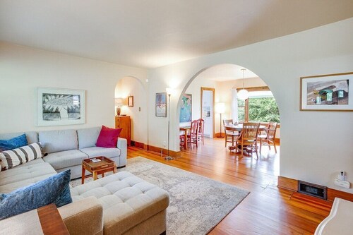 Artist’s Vintage Home 5 mins from ND Campus