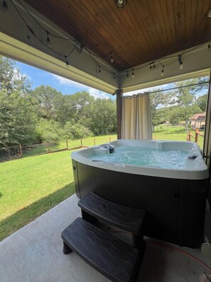 Baignoire à remous extérieure