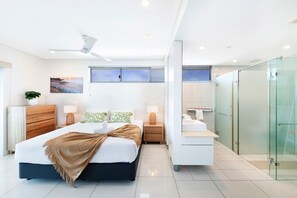 3 Schlafzimmer, Schreibtisch, Bügeleisen/Bügelbrett, Babybetten