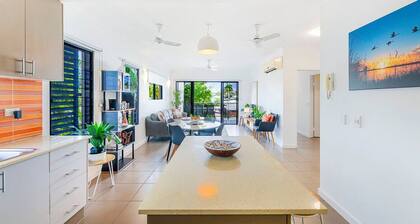 Zen Nomad: Balcony ~ Outdoor Dining ~ Markets