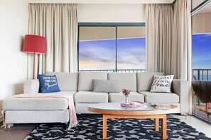 平板电视、Netflix、玩具、书