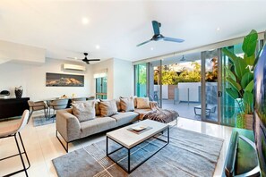 TV, books, stereo, offices