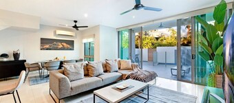 Luxurious & Cozy Retreat ~ Pool ~ Office ~ Parking