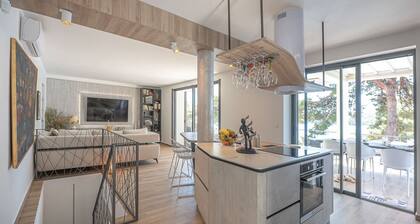 Gorgeous Croatian Villa | Villa Hana | 3 Bedrooms | Heated Pool & 2 Mooring Spaces | Cres