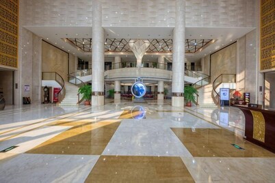 Qilu Jiudi Yujing Hotel