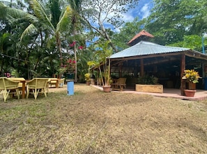 屋外ダイニングエリア