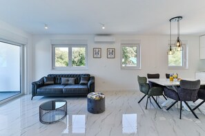 Interior - Villa Div with heated pool, Apt.No.1 (Bibinje)