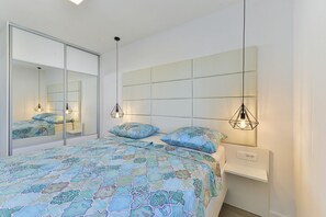 3 chambres, fer et planche à repasser, Wi-Fi gratuit, draps fournis