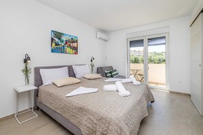 4 多间卧室、免费 WiFi、床单