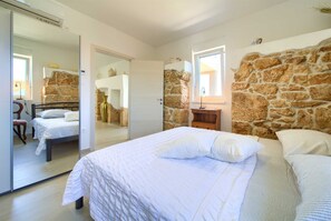 4 bedrooms, free WiFi, bed sheets