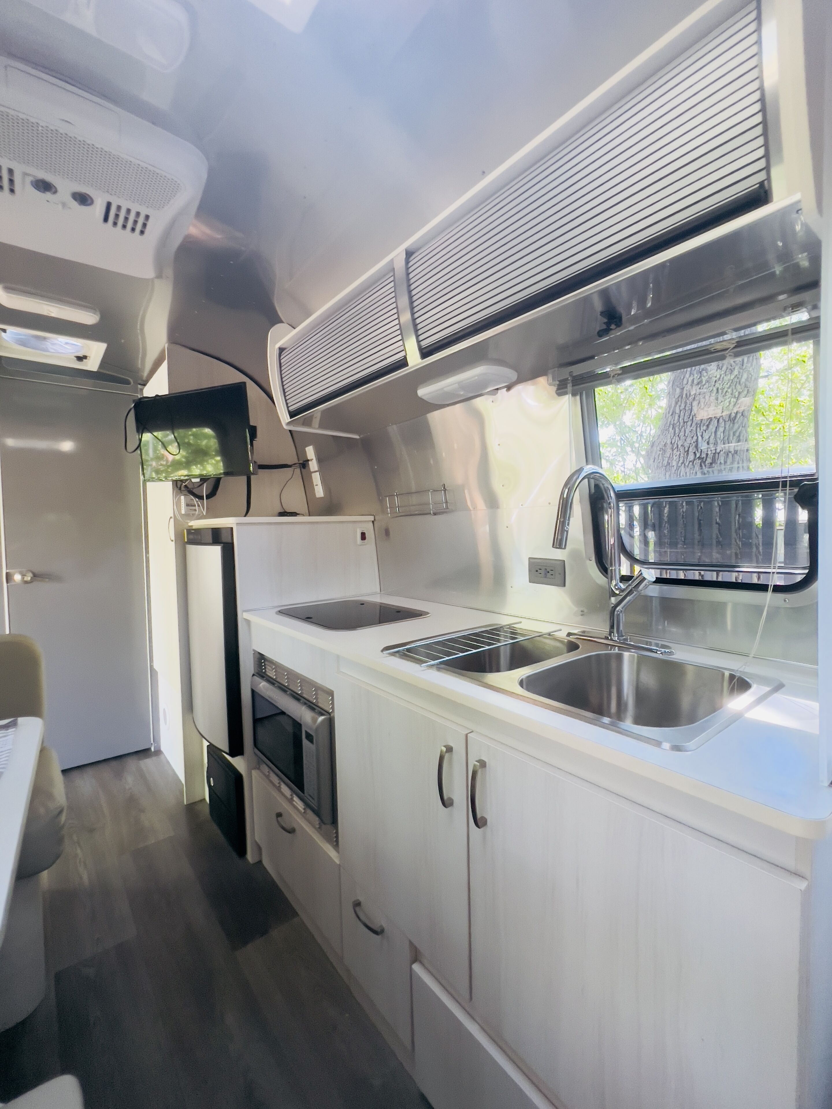 Fridge, microwave, coffee/tea maker, electric kettle