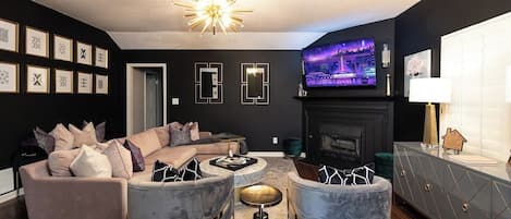 Smart TV, fireplace