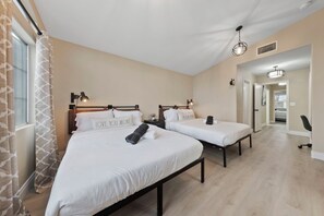 4 bedrooms, desk, iron/ironing board, free WiFi