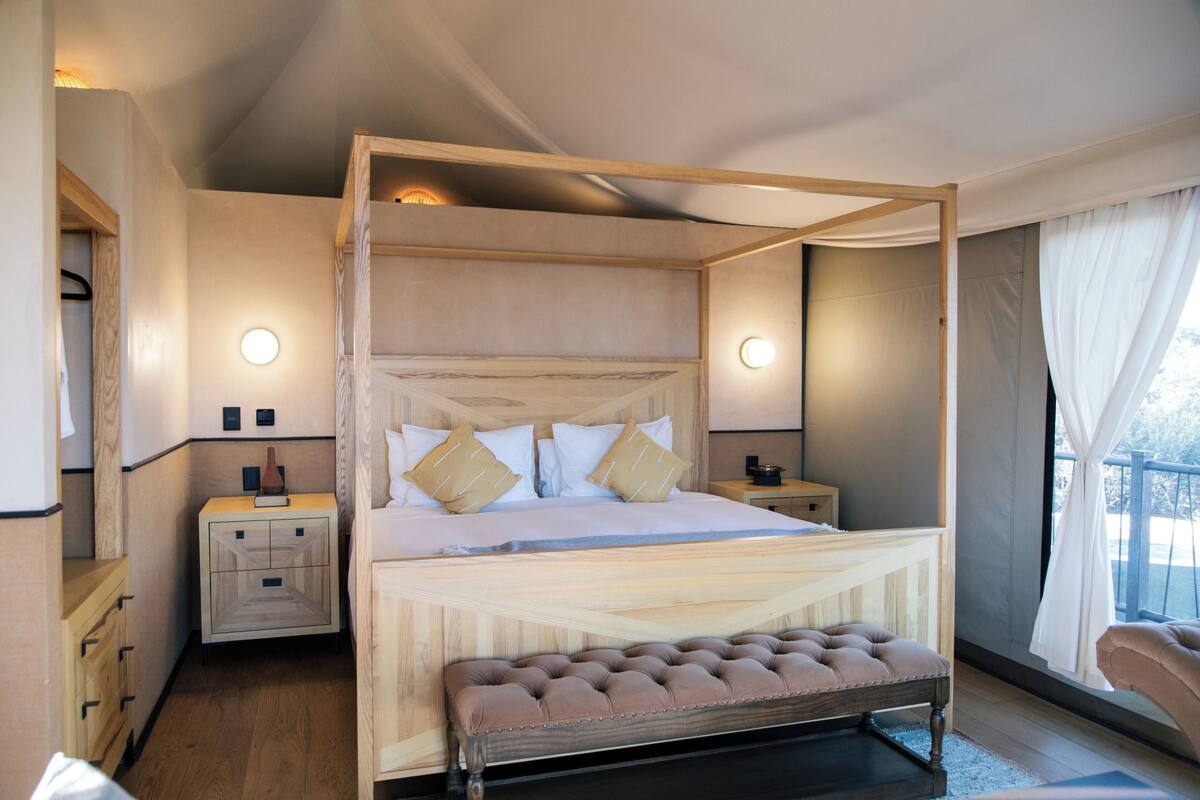 Inuvik Room | Premium bedding, Select Comfort beds, minibar, in-room safe