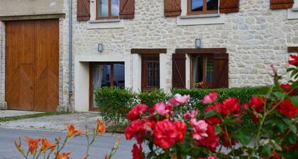 GÎTE L'EFFRAIE 4/6 persons 3 bedrooms, jacuzzi games room, 10 min from Verdun