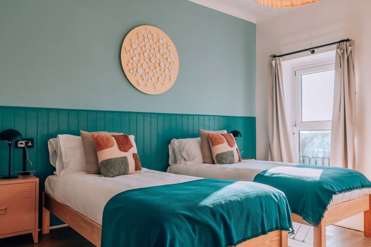 Family Room | Hypo-allergenic bedding available, WiFi (free), bed sheets