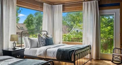 Cream City Embassy | A Grand MKE Experience