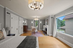 6 室のベッドルーム、アイロン / アイロン台、インターネット、ベッドシーツ