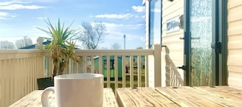 P27 3 Bedroom Caravan, home from home at Sand le Mere