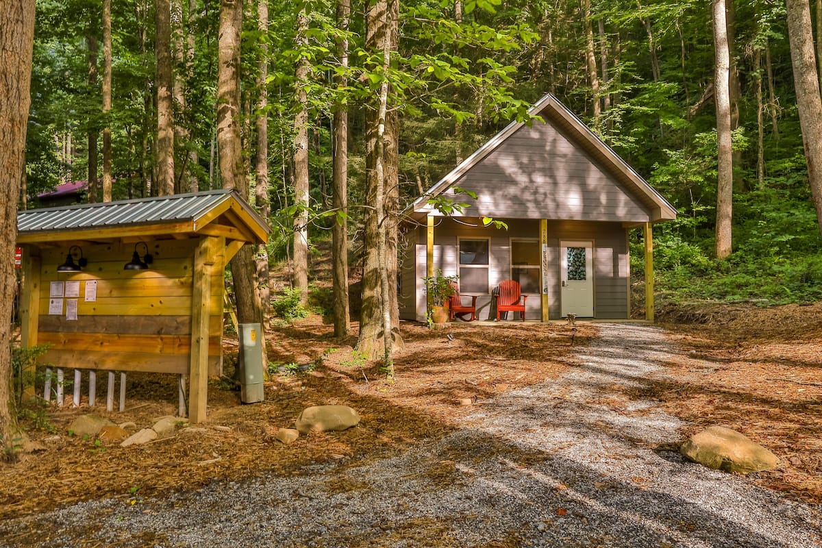 Family Villa, 2 Bedrooms, Kitchenette, Mountainside | In-room dining