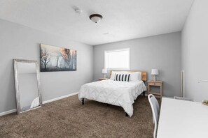 2 bedrooms - ❤️Spacious Flat In Fountain Square w/ Free Parking (Indianapolis)