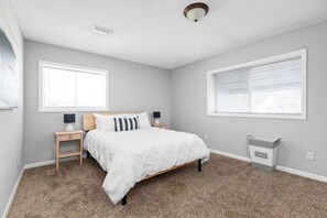2 bedrooms - ❤️Spacious Flat In Fountain Square w/ Free Parking (Indianapolis)