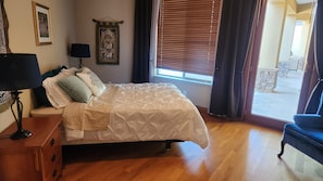 4 quartos, escrivaninha, Wi-Fi de cortesia, roupa de cama