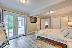 3 bedrooms, desk, iron/ironing board, WiFi