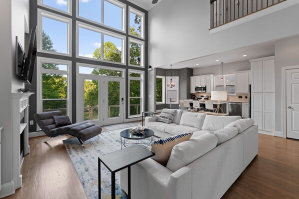 Smart-TV, Kamin, Tischfußball