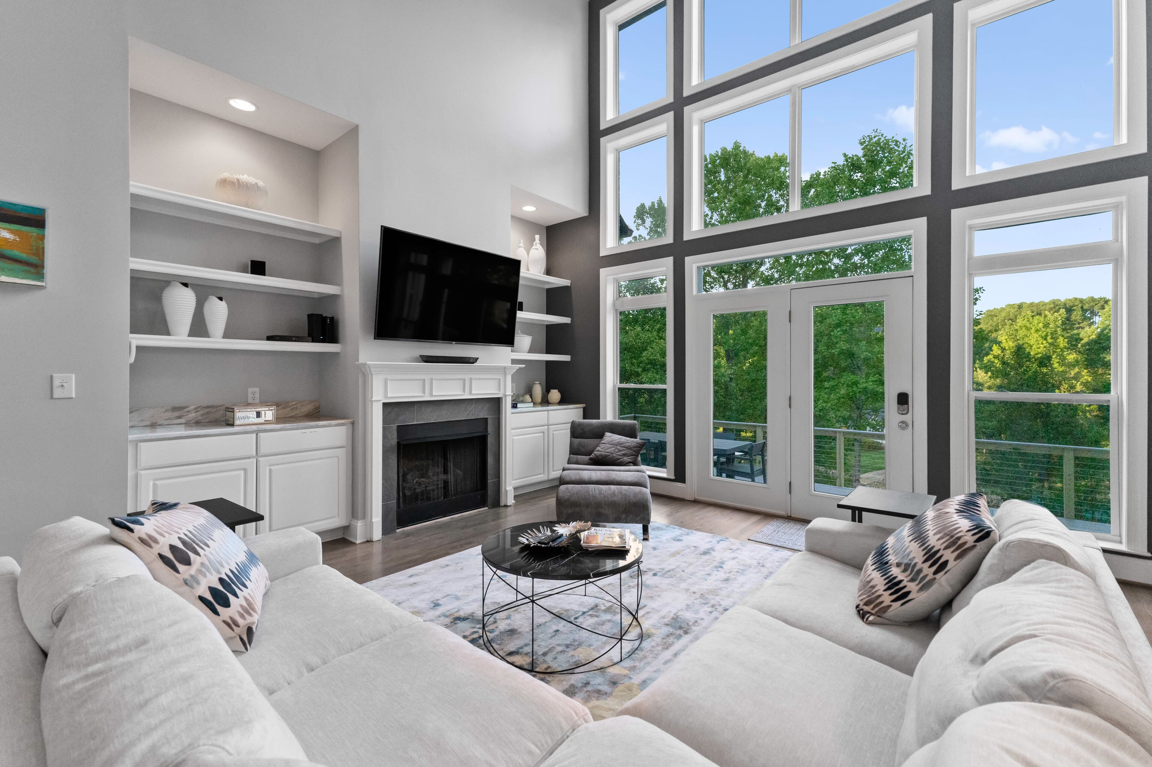 TV connectée, cheminée, baby-foot