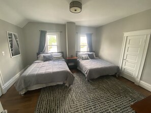 3 bedrooms, iron/ironing board, free WiFi, bed sheets