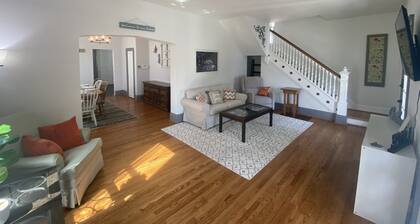 Spacious, Beautiful St. Charles Home-Remodeled-Sleeps 10! New Patio!