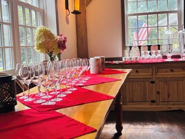 Serviço de jantar, vistas para o jardim 