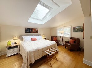 Family Room | Bathroom | Free toiletries, hair dryer, slippers, towels - Four Columns Inn (Newfane)