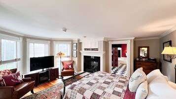 Design Room | Tempur-Pedic beds, individually furnished, free WiFi, bed sheets