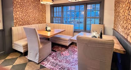 Four Columns Inn