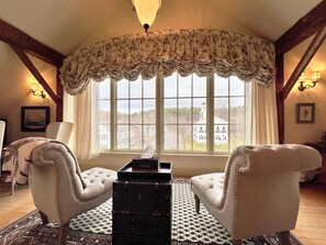 Exclusive Room | Individually furnished, free WiFi, bed sheets